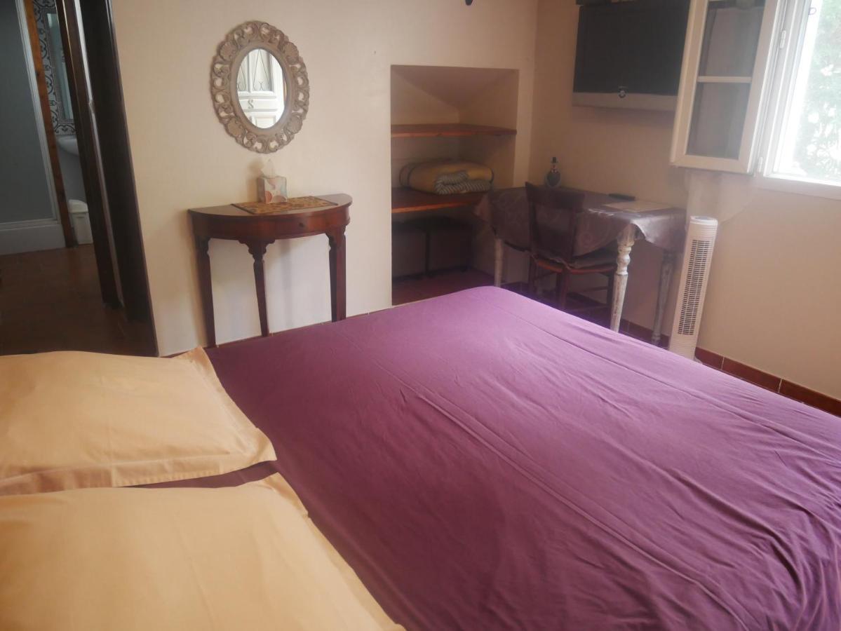 Bed and Breakfast La Feniere Venejan Экстерьер фото
