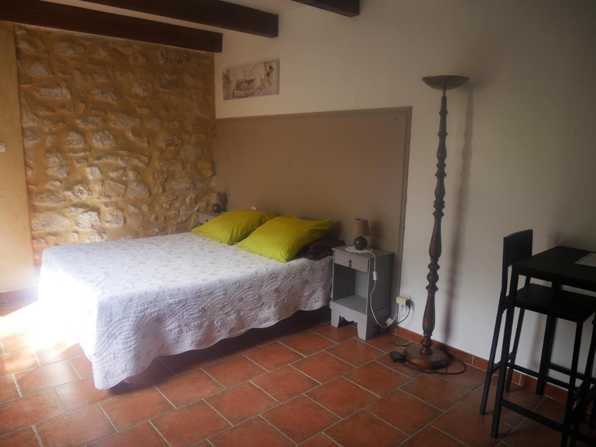 Bed and Breakfast La Feniere Venejan Экстерьер фото